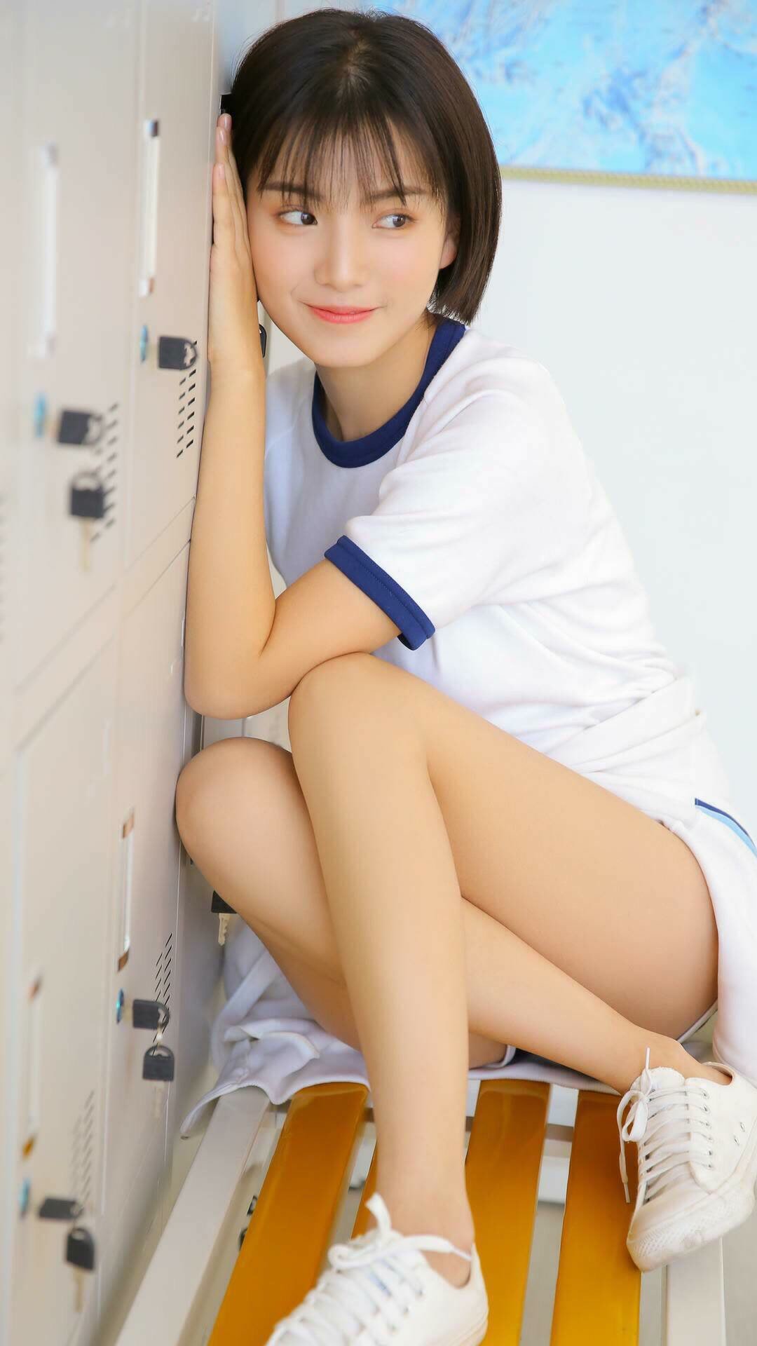 伊朗骑手阿里·巴赫蒂亚里在巴黎奥运会上与“Shahram”马匹共同夺得障碍赛银牌,展现默契配合。