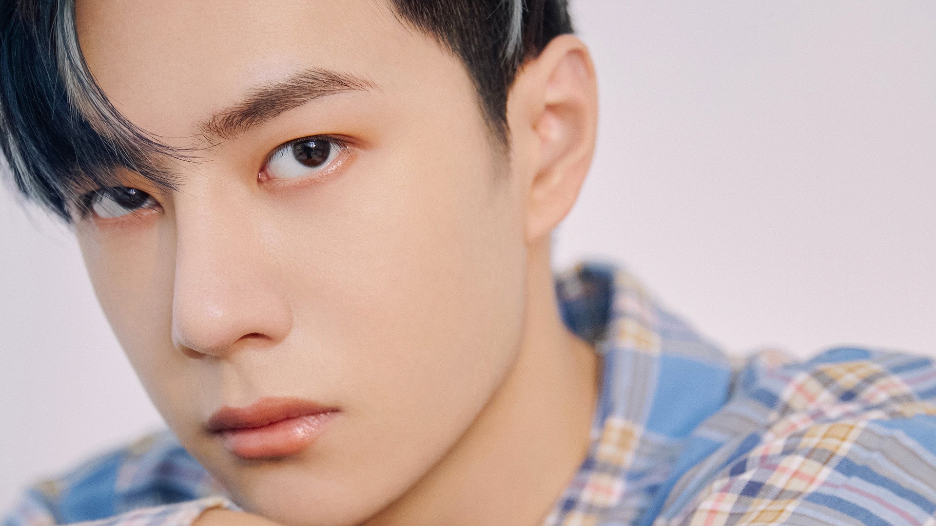 英超激战，比分3-2，球队核心完成两次助攻，控球时间65%，成功拦截率78%