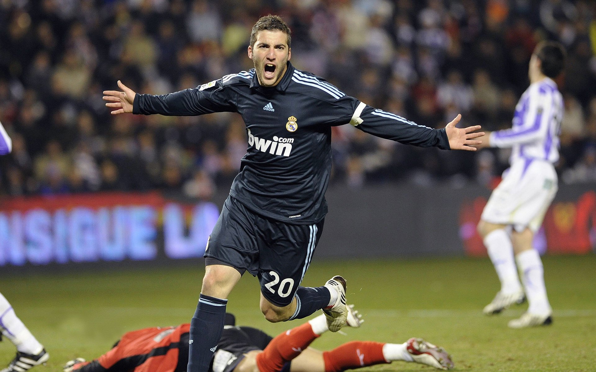 CNN:墨西哥足球让世界看到“寒地热情”,墨西哥踢足球